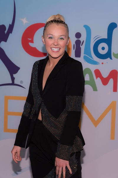 2022_Emmy_Day1_Arriva#3786E