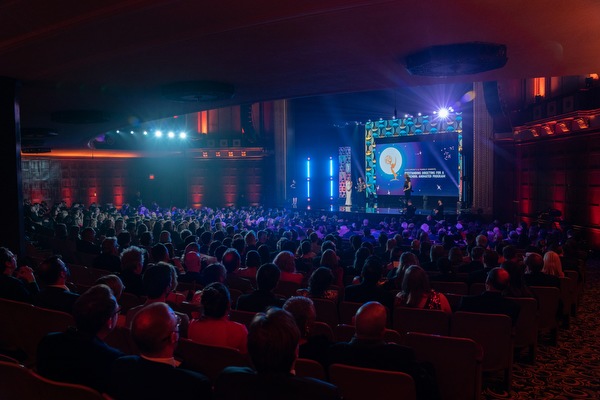 2022_Emmy_Day1_Show_0185_lr